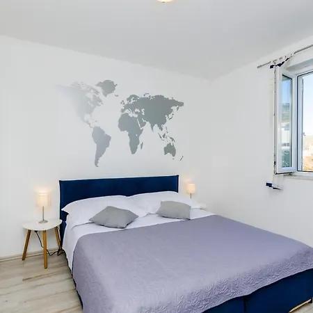 Διαμέρισμα Pomalo - One Bedroom With Loggia