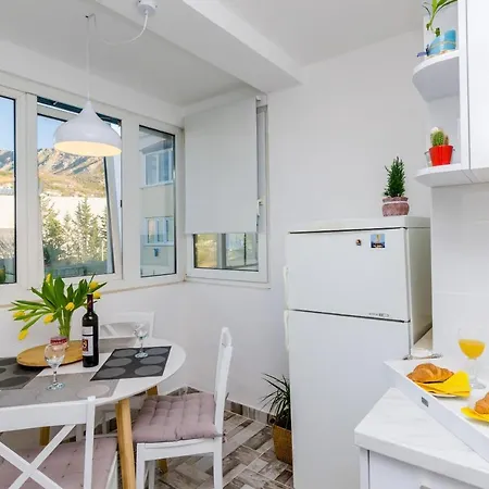 Pomalo - One Bedroom With Loggia * Mlini