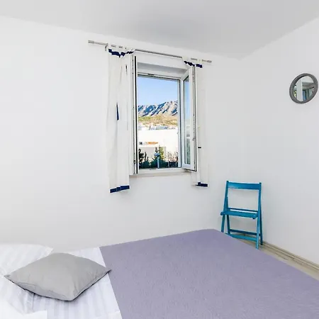 Pomalo - One Bedroom With Loggia *