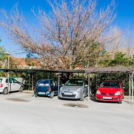 Apartman Pomalo - One Bedroom With Loggia