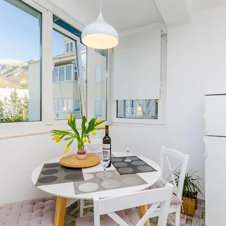 Apartman Pomalo - One Bedroom With Loggia Mlini